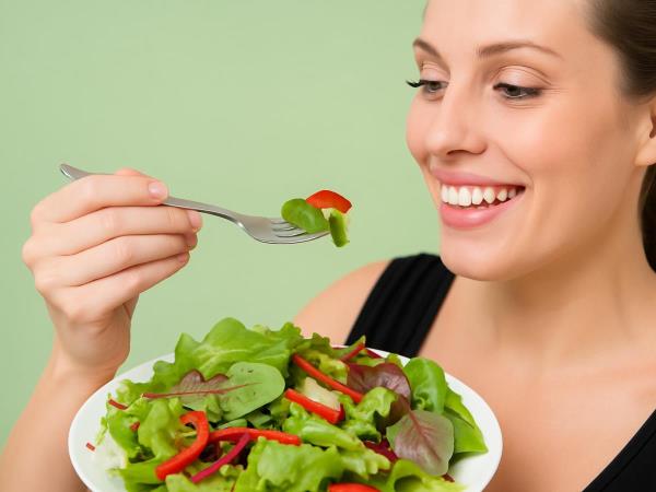Nicht jeder Salat ist gleich gesund: Welcher ist der Gewinner und welcher besteht hauptsächlich aus Wasser?